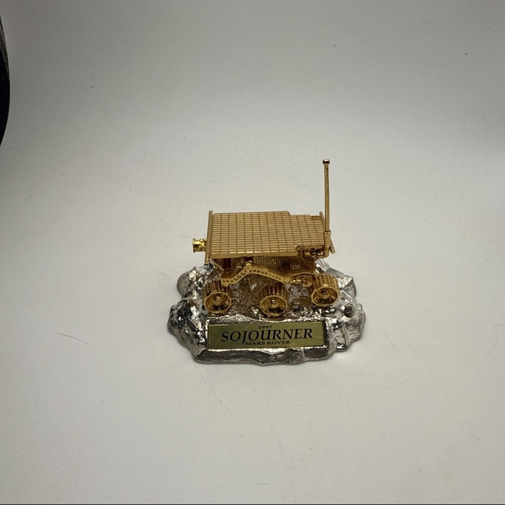 Hot Wheels Sojourner Mars Rover JPL Gold Plated Limited Collector Edition D97